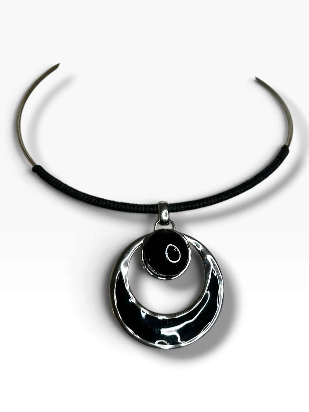 Silver Tone Black Enamel Open Circle Pendant Torque Wire Collar Choker Necklace